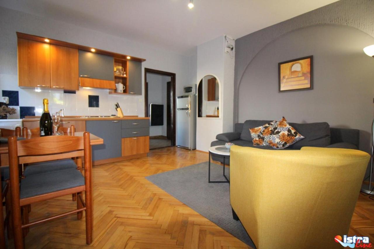 Dr. Igda Apartments Пореч Екстер'єр фото